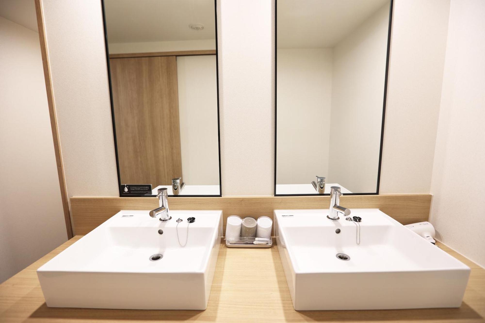 Henn Na Hotel Express Nagoya Fushimi Ekimae Bagian luar foto
